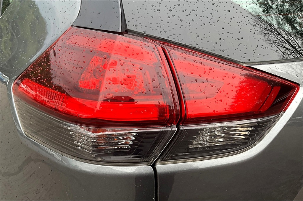 2019 Nissan Rogue S - Photo 33