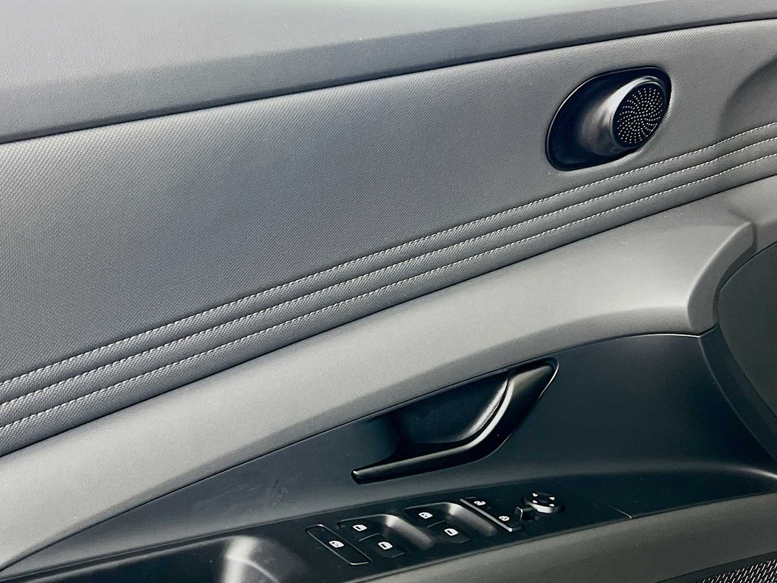 2025 Hyundai Elantra SEL Sport - Photo 15