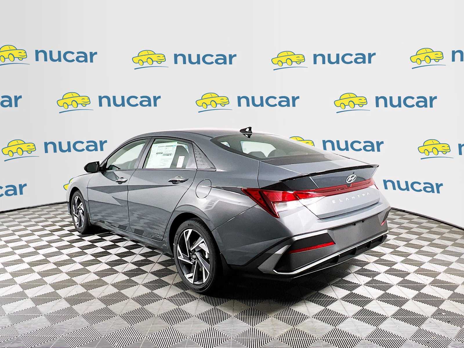 2025 Hyundai Elantra SEL Sport - Photo 4