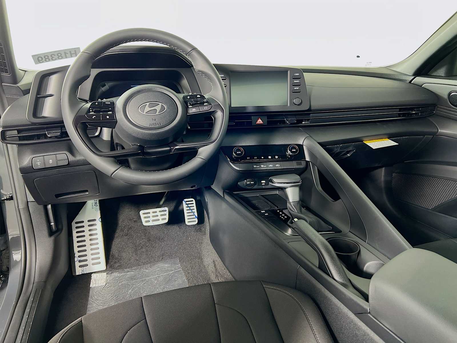 2025 Hyundai Elantra SEL Sport - Photo 6
