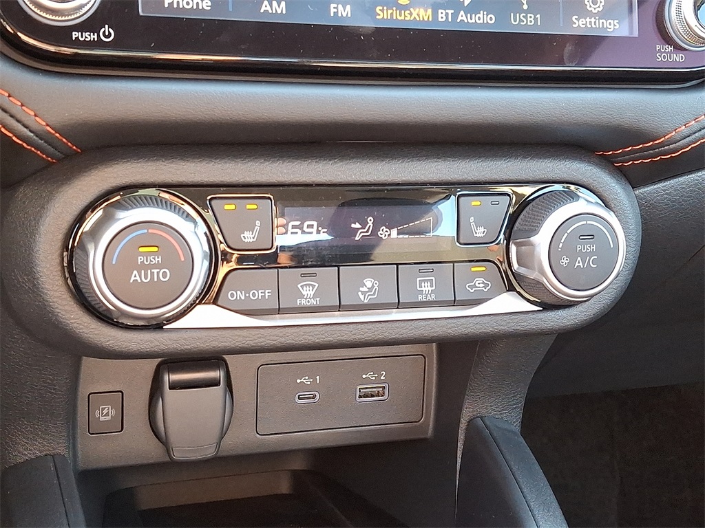 2025 Nissan Versa 1.6 SR - Photo 11