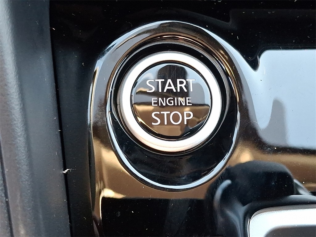 2025 Nissan Versa 1.6 SR - Photo 15