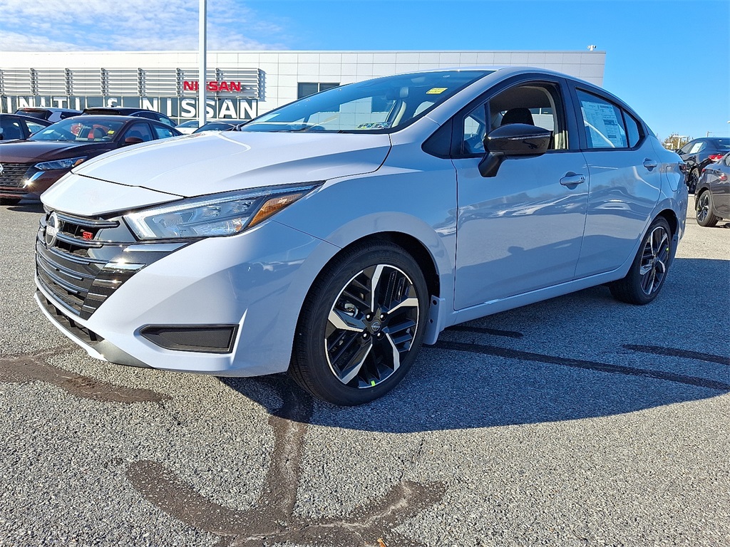 2025 Nissan Versa 1.6 SR - Photo 2