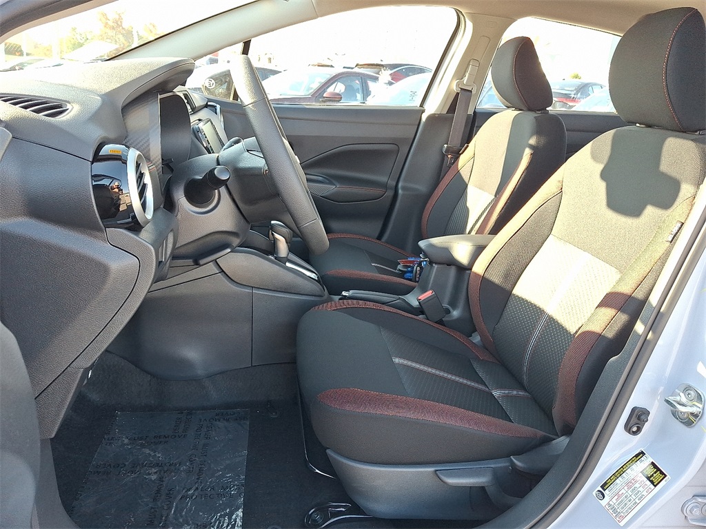 2025 Nissan Versa 1.6 SR - Photo 9