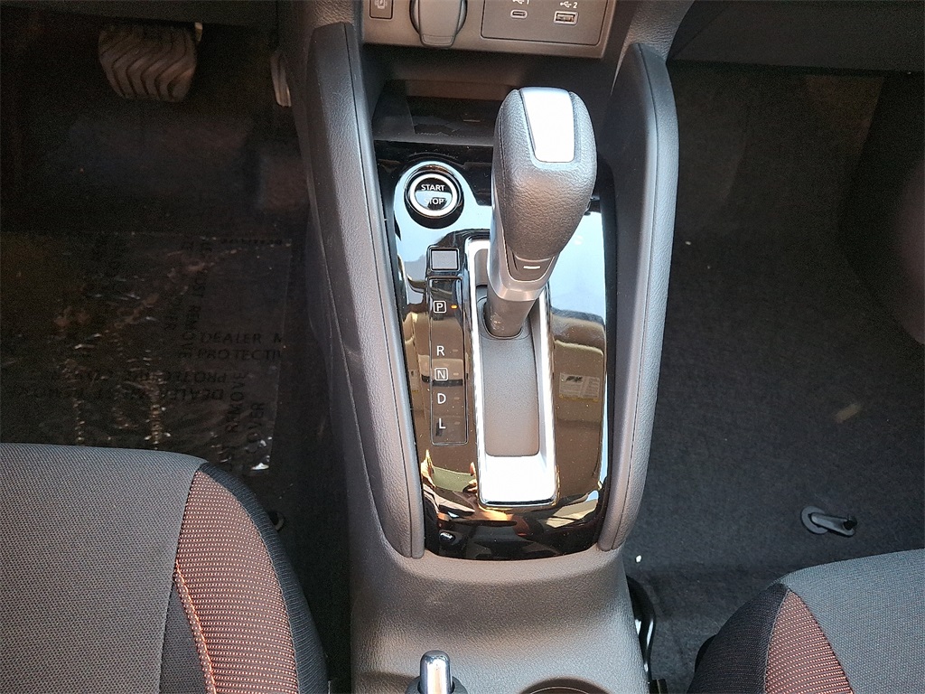 2025 Nissan Versa 1.6 SR - Photo 10