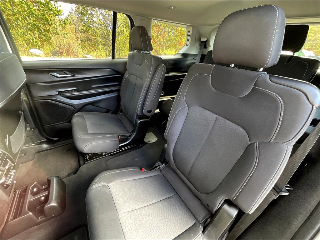 2023 Jeep Grand Cherokee L Laredo - Photo 14