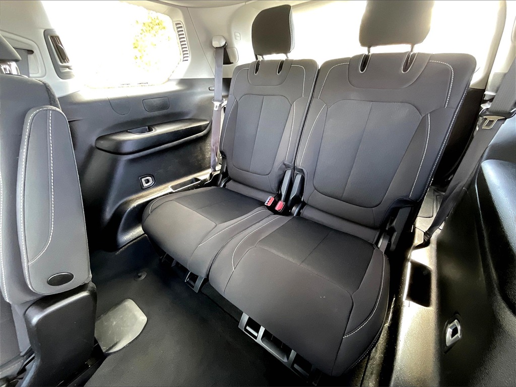 2023 Jeep Grand Cherokee L Laredo - Photo 16