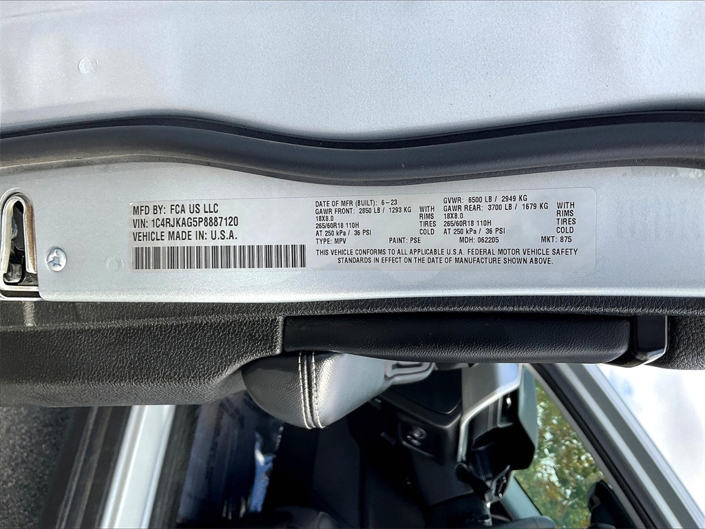 2023 Jeep Grand Cherokee L Laredo - Photo 32