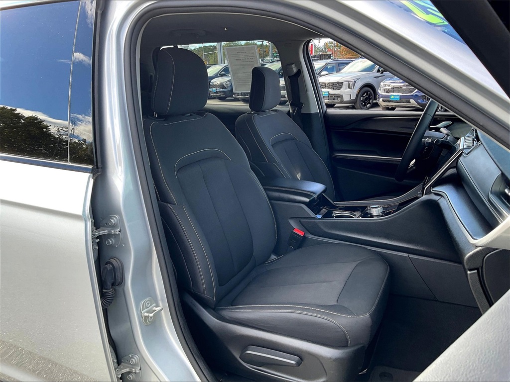 2023 Jeep Grand Cherokee L Laredo - Photo 10