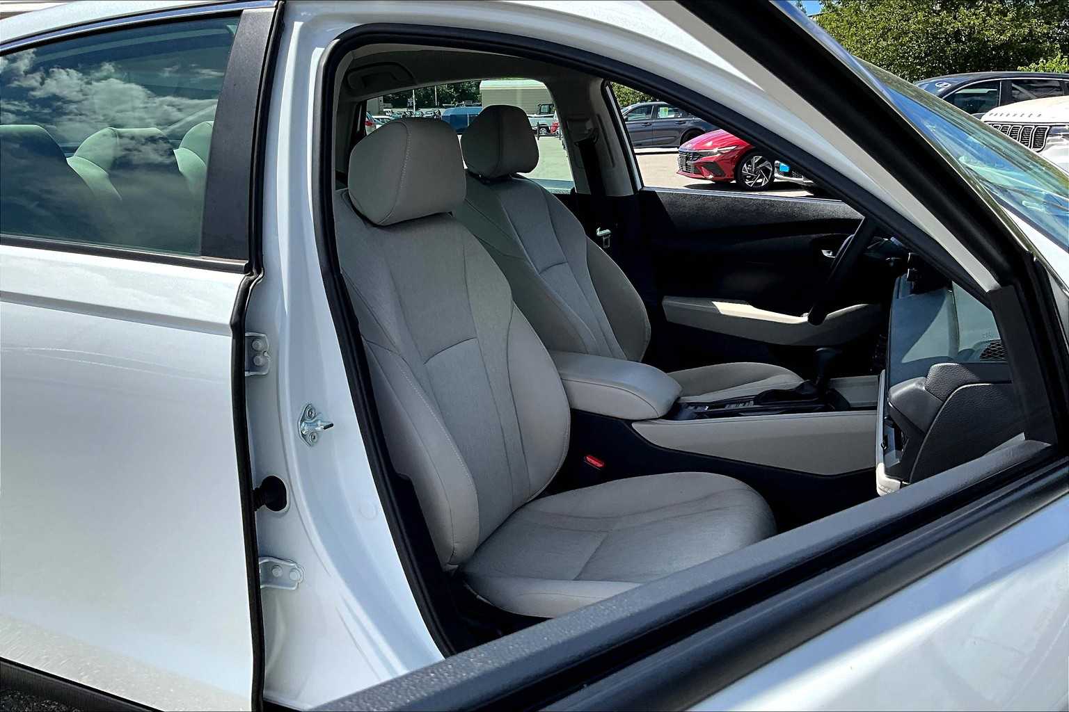 2024 Honda Accord LX - Photo 11