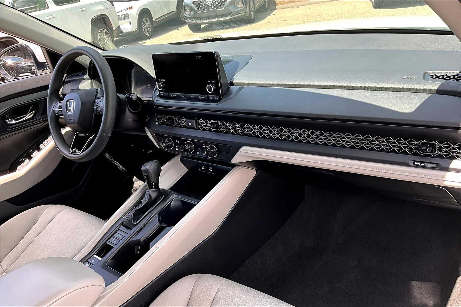 2024 Honda Accord LX - Photo 14