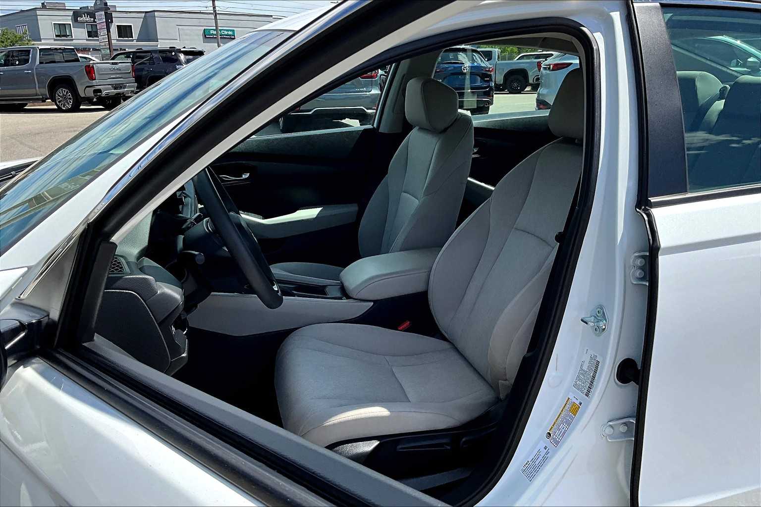 2024 Honda Accord LX - Photo 10