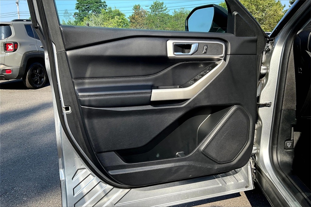 2021 Ford Explorer XLT - Photo 9