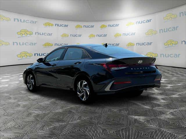 2025 Hyundai Elantra SEL Sport - Photo 16