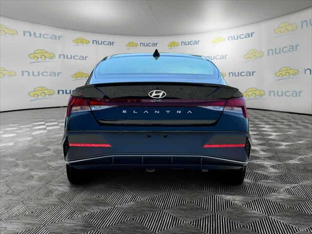 2025 Hyundai Elantra SEL Sport - Photo 17
