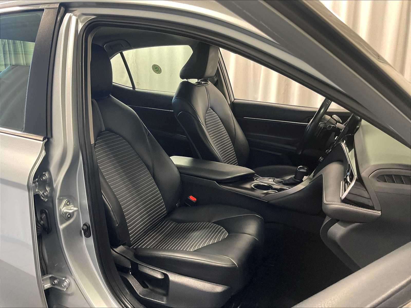 2023 Toyota Camry SE - Photo 11
