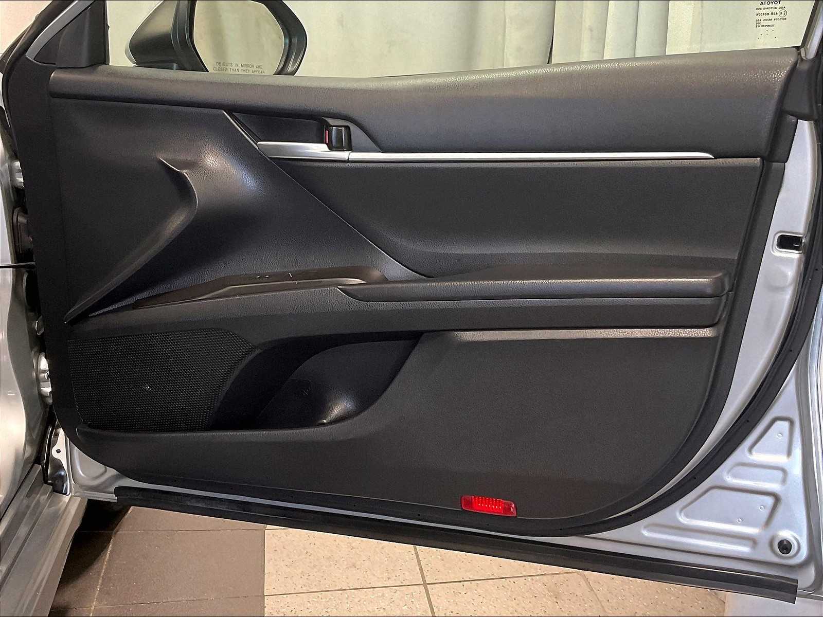 2023 Toyota Camry SE - Photo 12