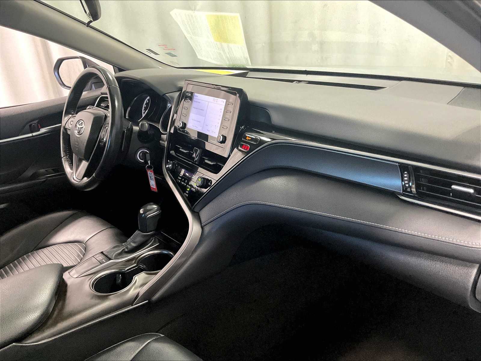 2023 Toyota Camry SE - Photo 14