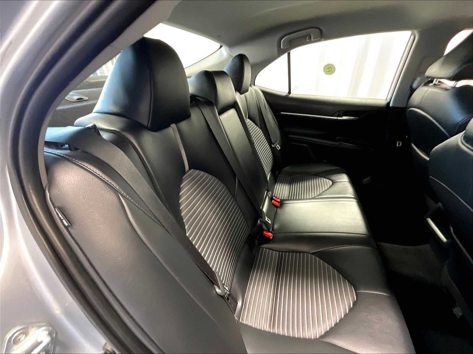 2023 Toyota Camry SE - Photo 16