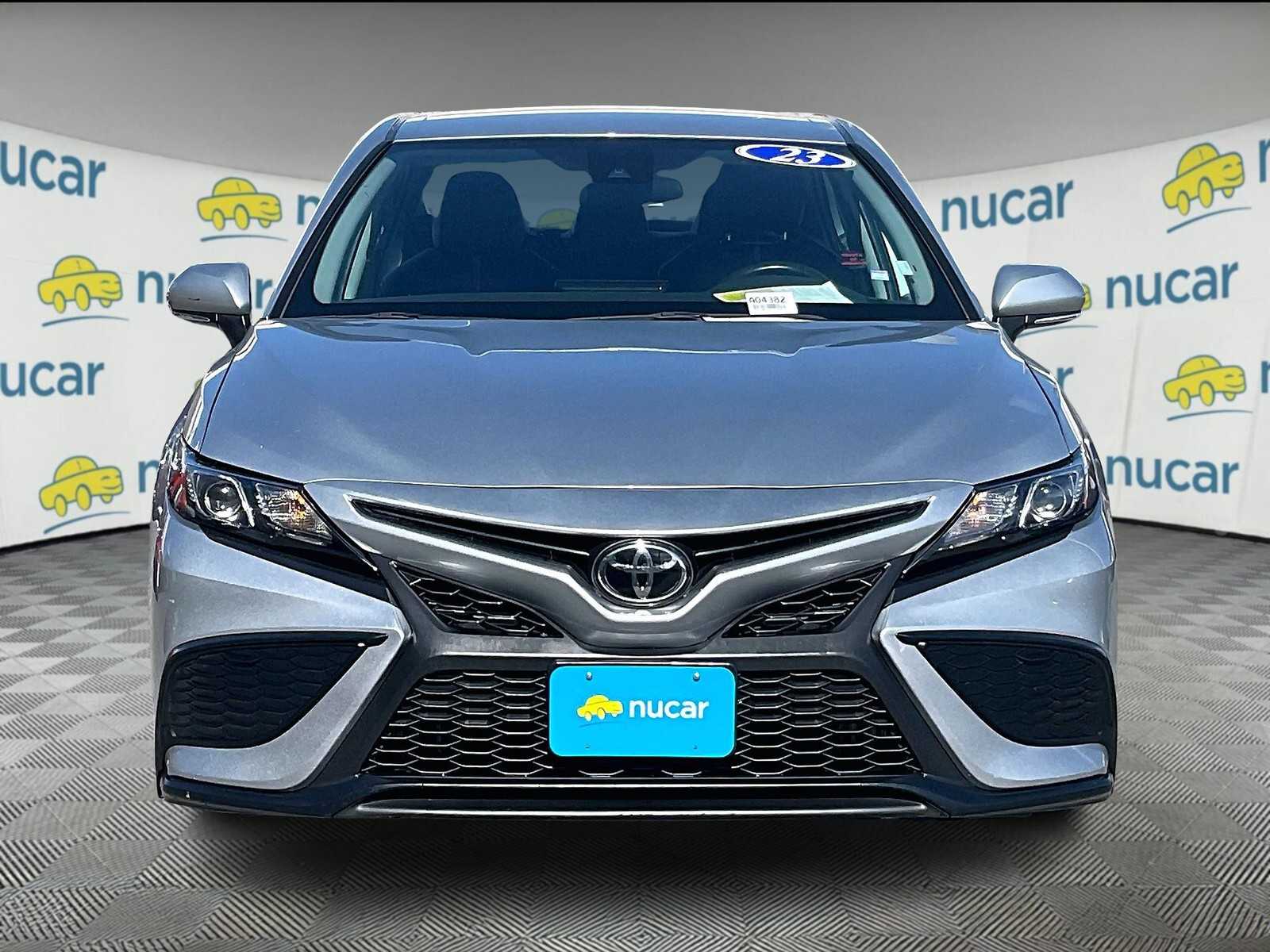 2023 Toyota Camry SE - Photo 2
