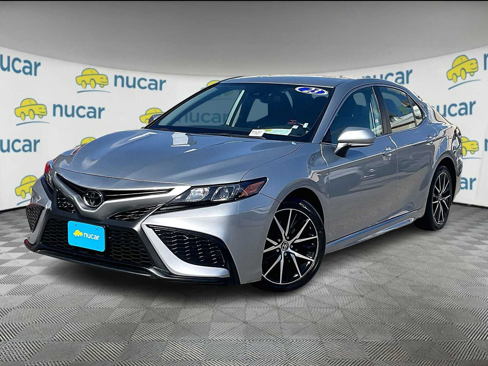 2023 Toyota Camry SE - Photo 3