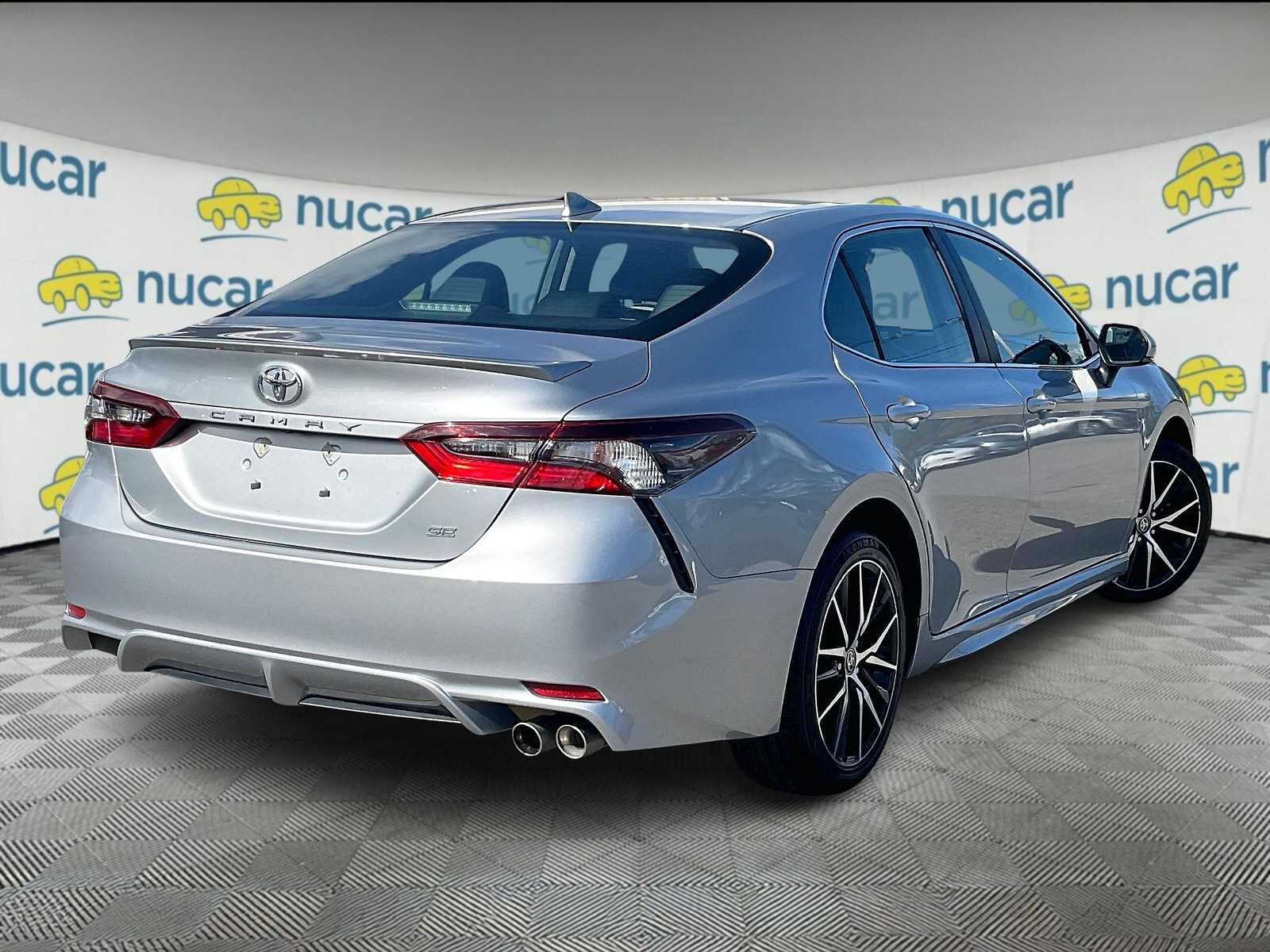2023 Toyota Camry SE - Photo 6