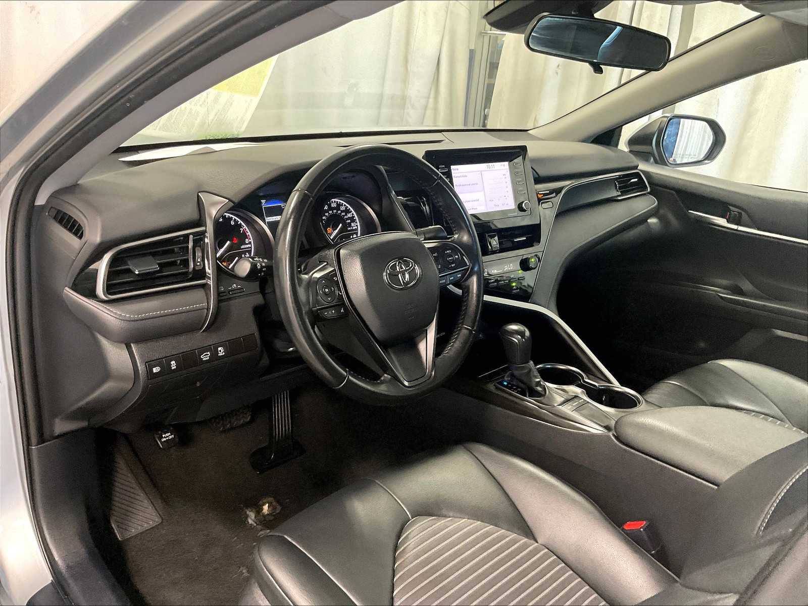 2023 Toyota Camry SE - Photo 8