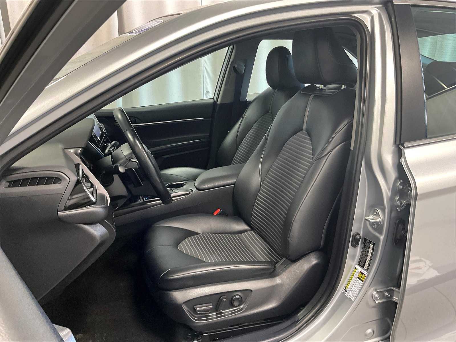 2023 Toyota Camry SE - Photo 10