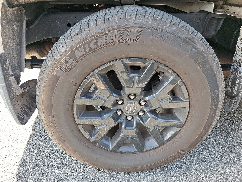 2023 Nissan Frontier SV - Photo 7