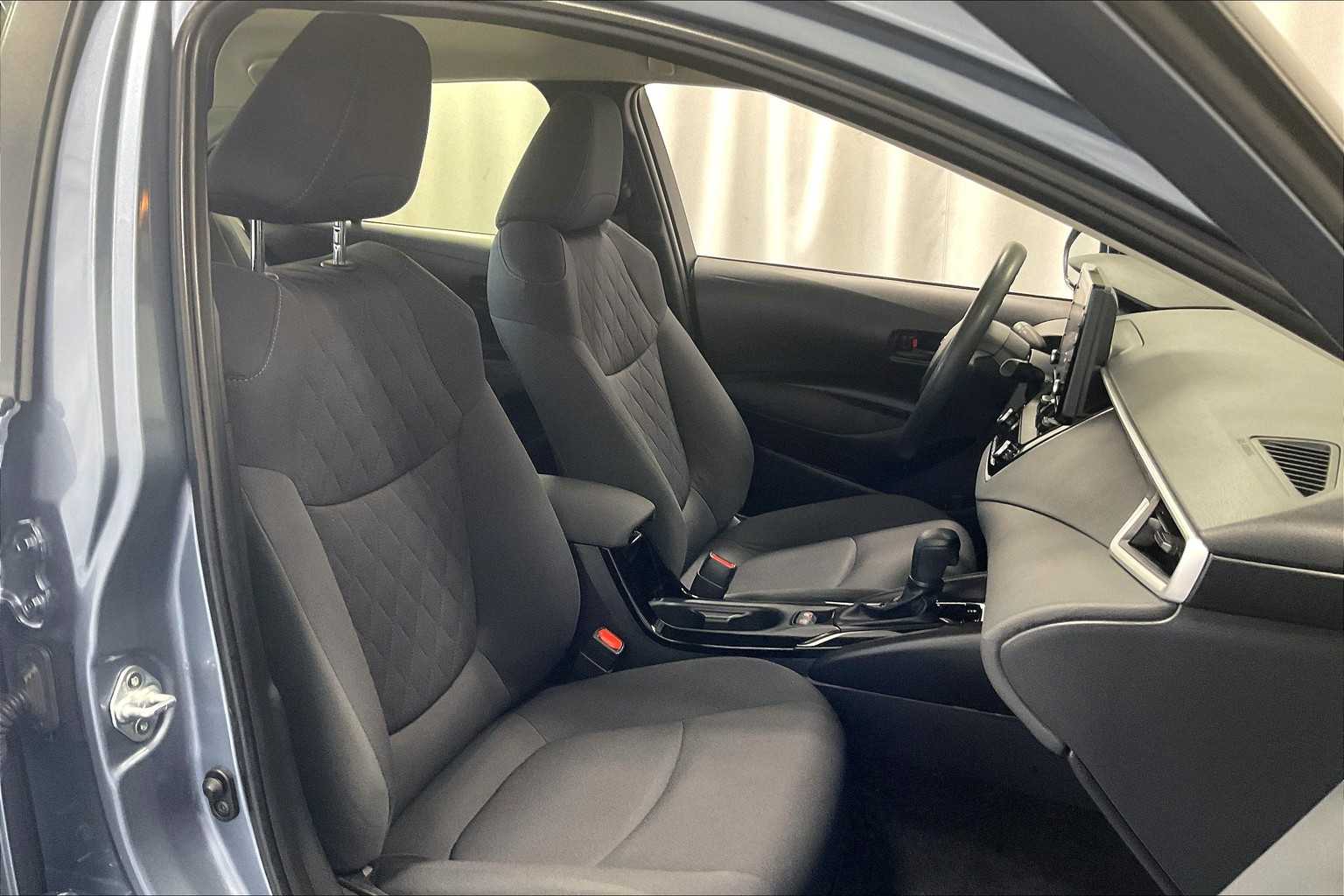 2022 Toyota Corolla LE - Photo 11