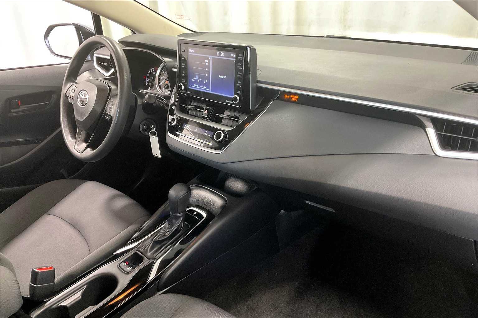 2022 Toyota Corolla LE - Photo 14