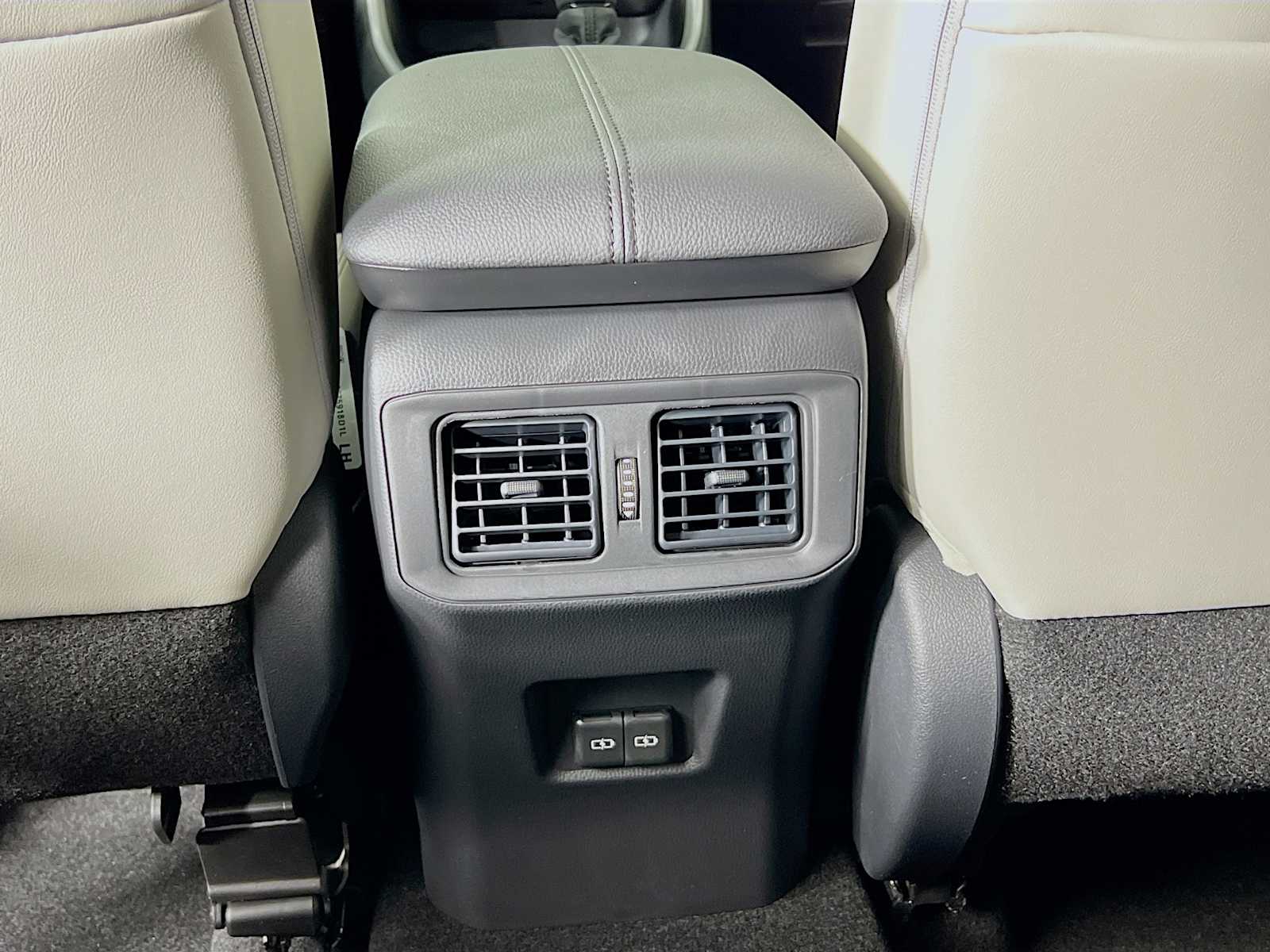 2025 Toyota RAV4 XLE Premium - Photo 14