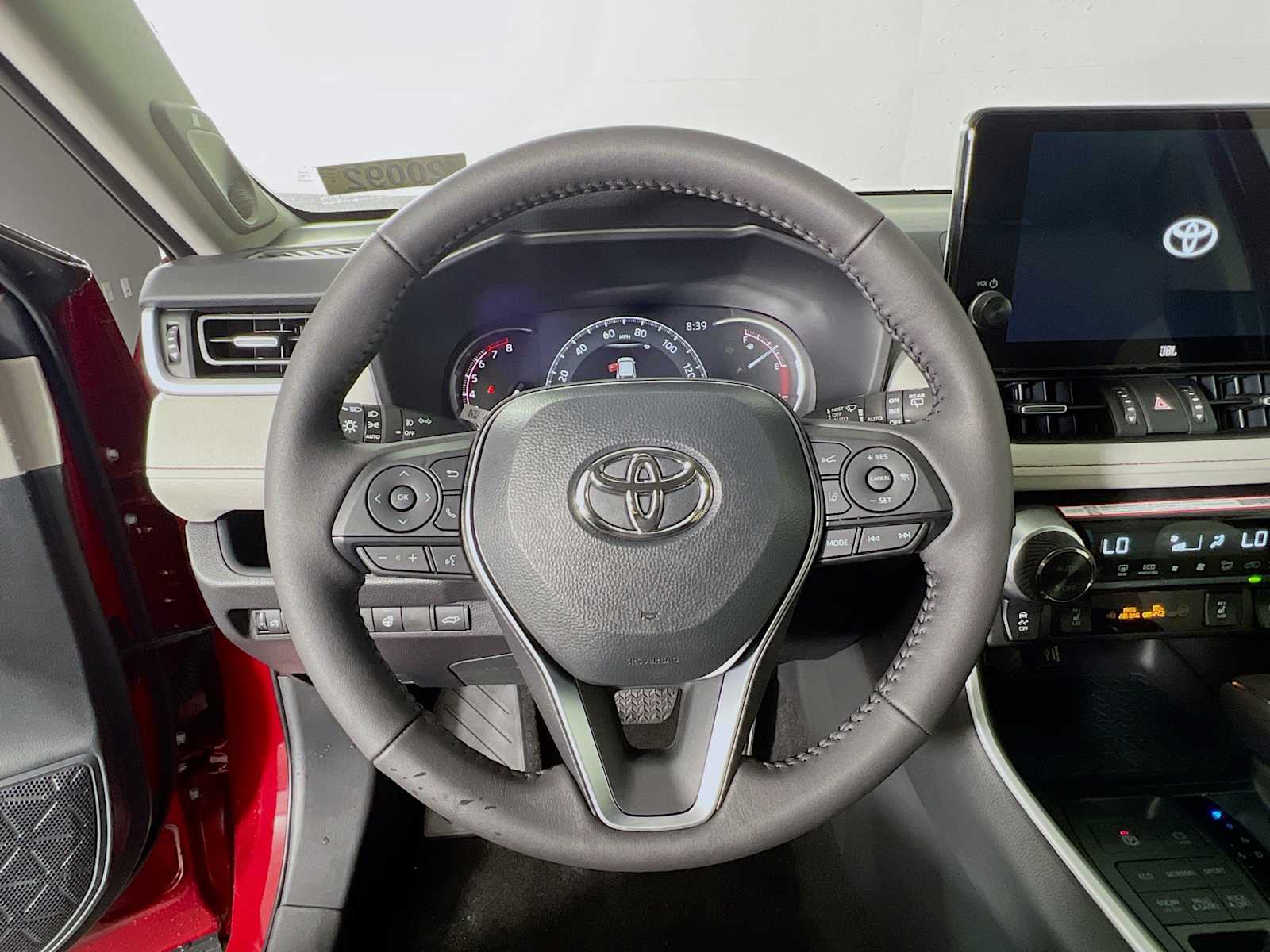 2025 Toyota RAV4 XLE Premium - Photo 7