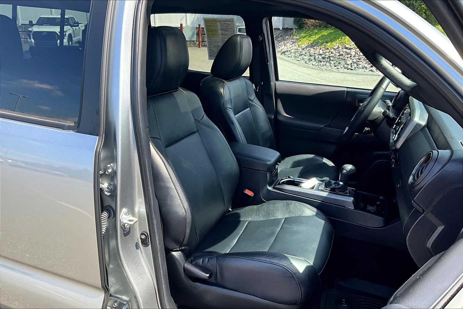 2023 Toyota Tacoma TRD Sport - Photo 11