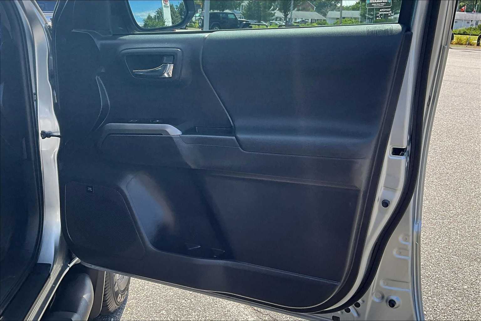 2023 Toyota Tacoma TRD Sport - Photo 12