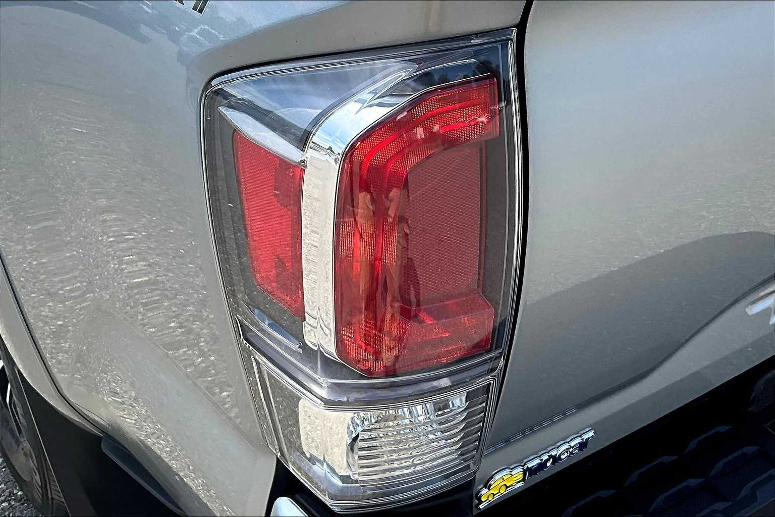 2023 Toyota Tacoma TRD Sport - Photo 35