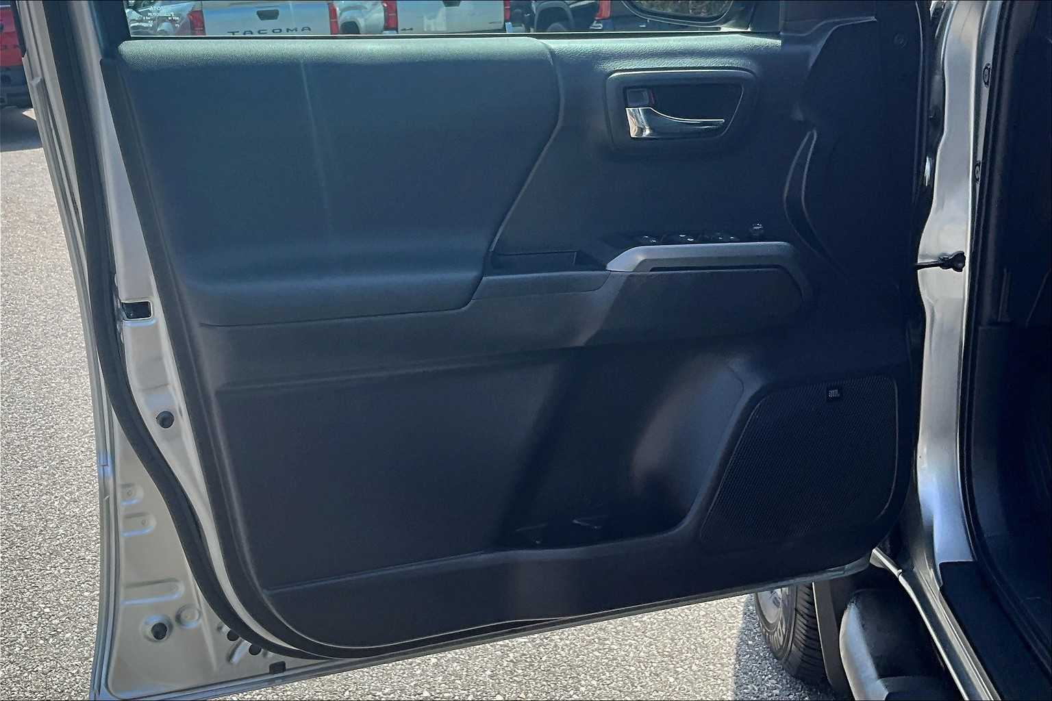 2023 Toyota Tacoma TRD Sport - Photo 9