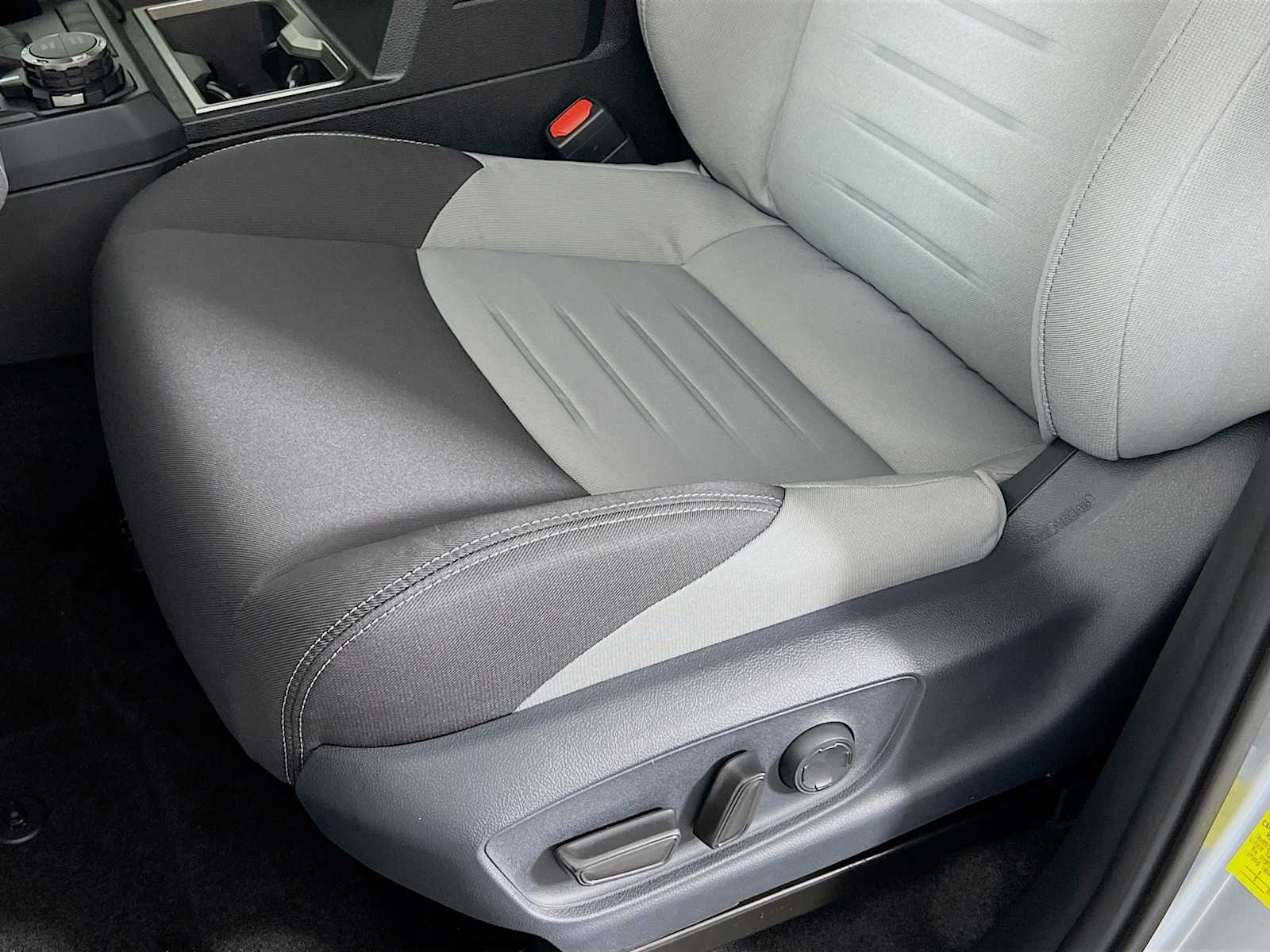 2025 Toyota Tacoma TRD Sport - Photo 16