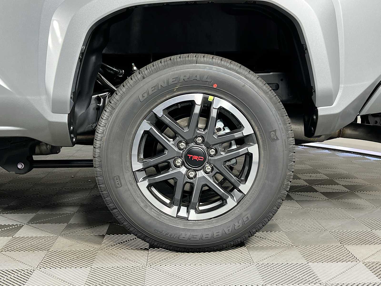 2025 Toyota Tacoma TRD Sport - Photo 18