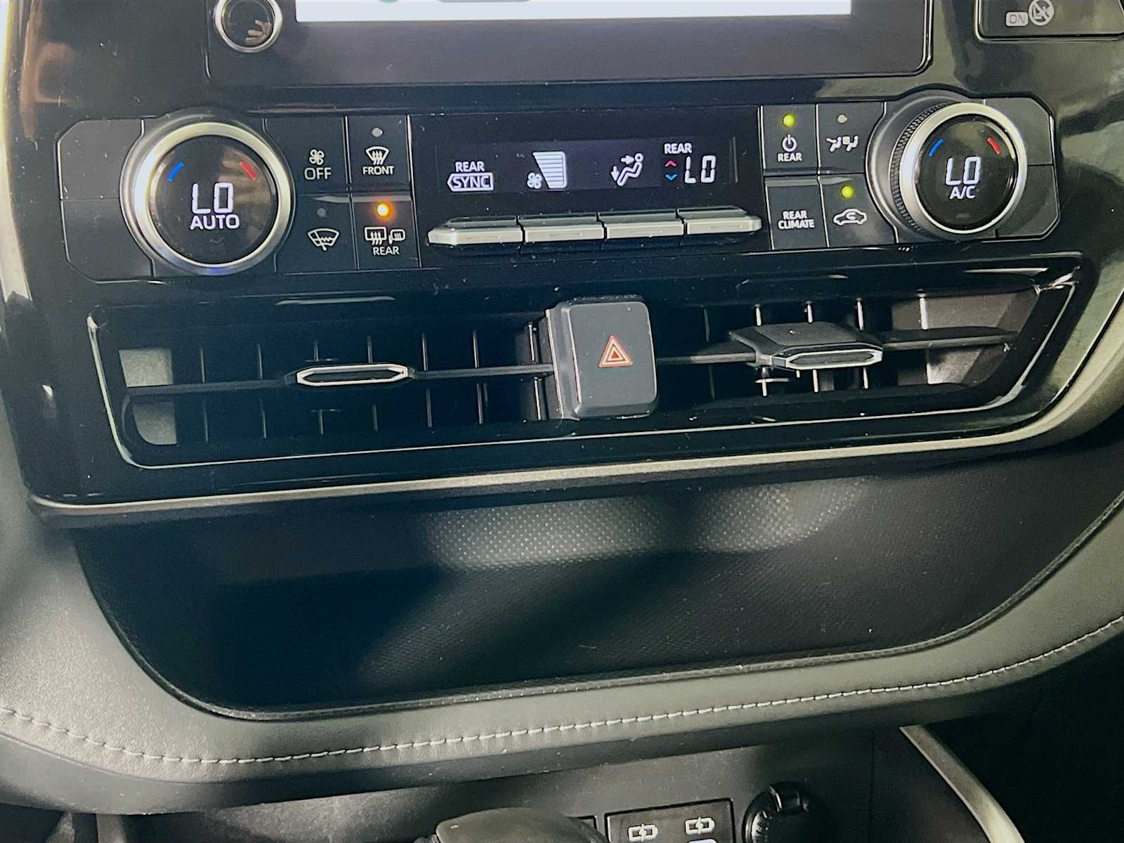 2023 Toyota Highlander LE - Photo 15