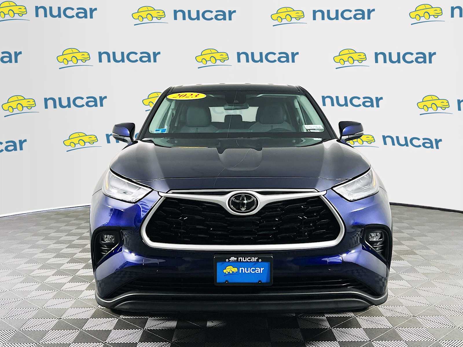 2023 Toyota Highlander LE - Photo 2