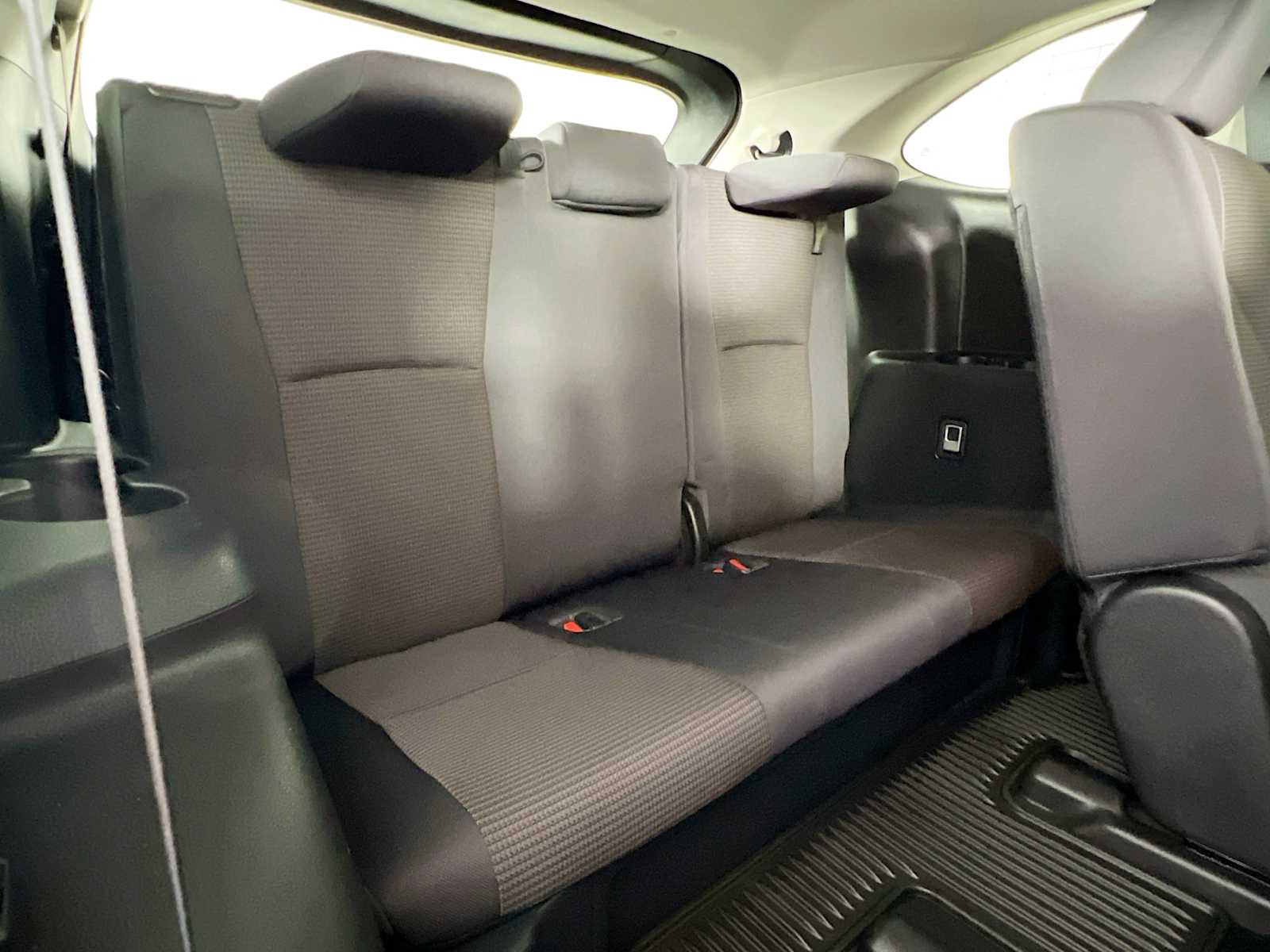 2023 Toyota Highlander LE - Photo 26