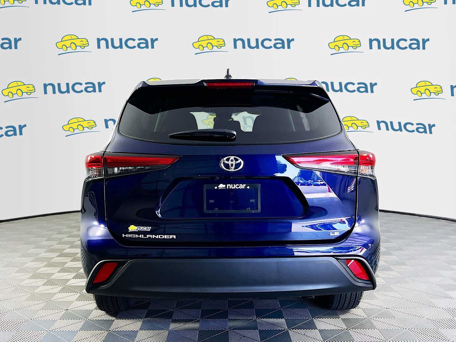 2023 Toyota Highlander LE - Photo 6