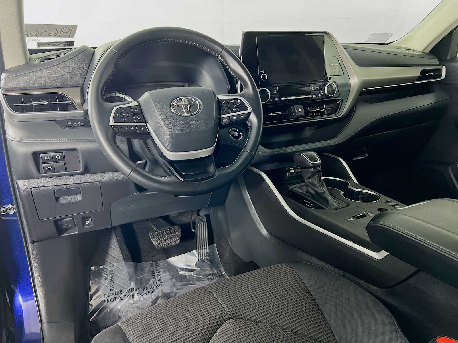 2023 Toyota Highlander LE - Photo 9