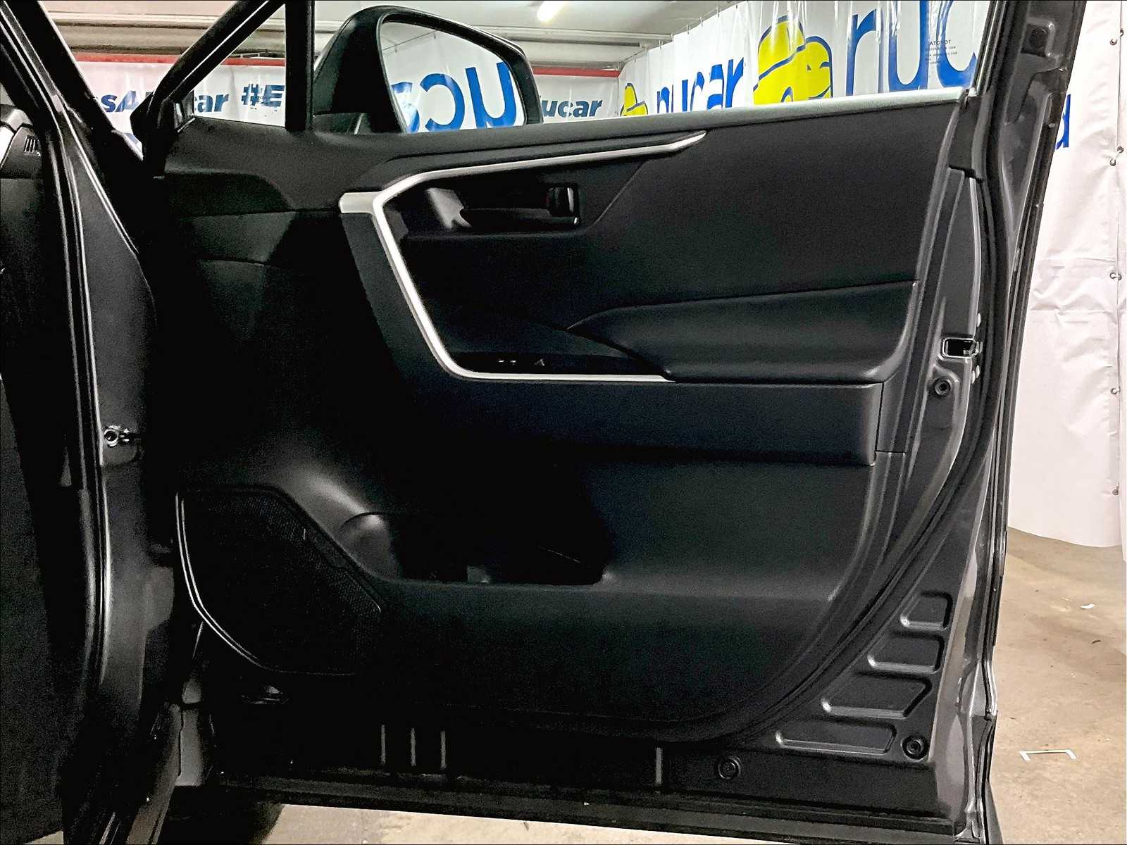 2024 Toyota RAV4 LE - Photo 12