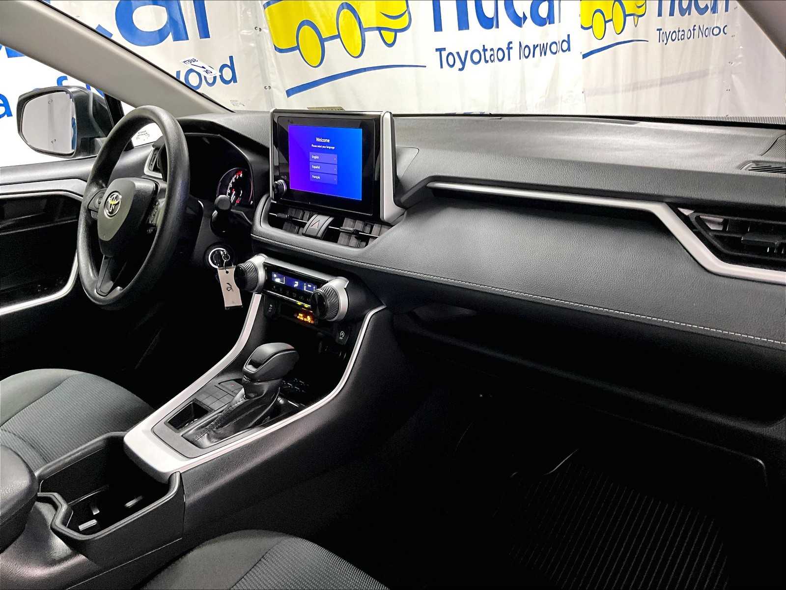 2024 Toyota RAV4 LE - Photo 14