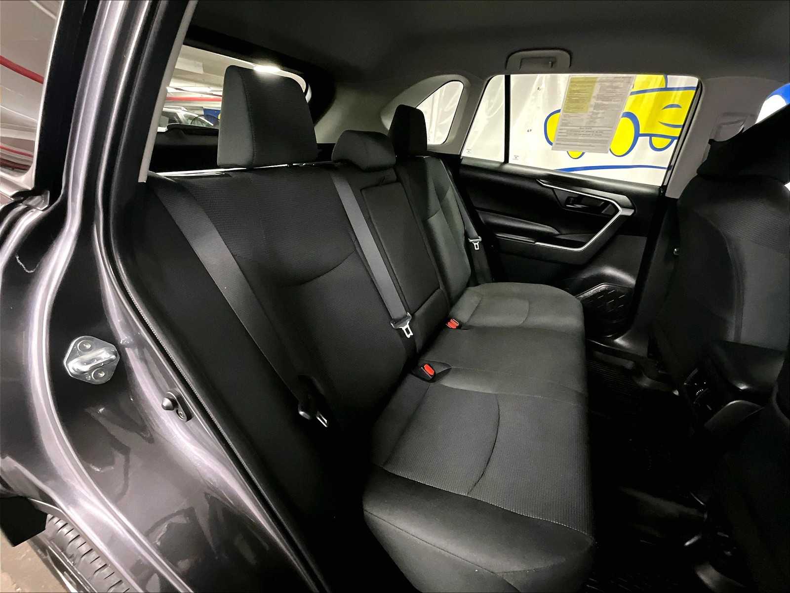 2024 Toyota RAV4 LE - Photo 16