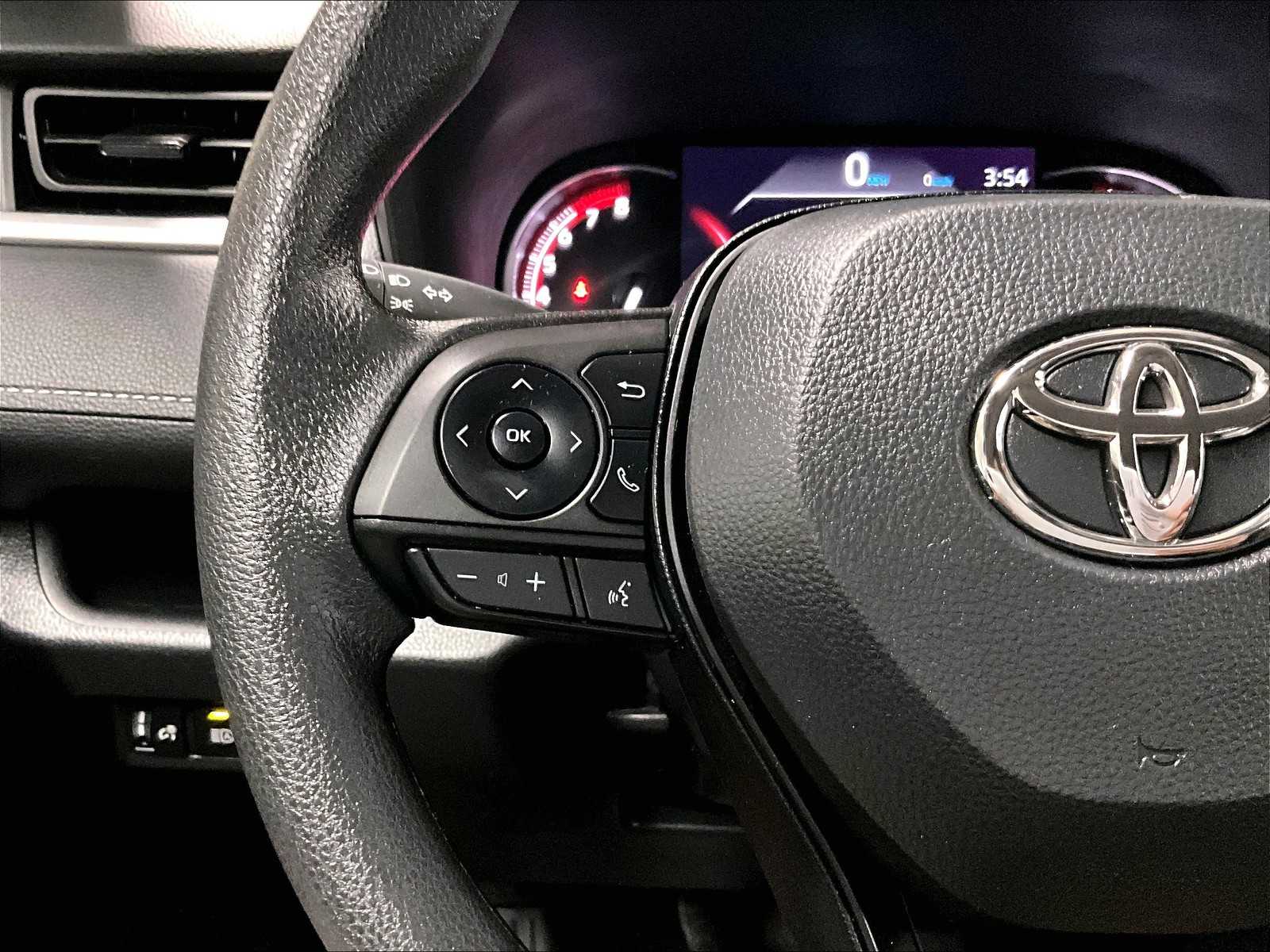 2024 Toyota RAV4 LE - Photo 22