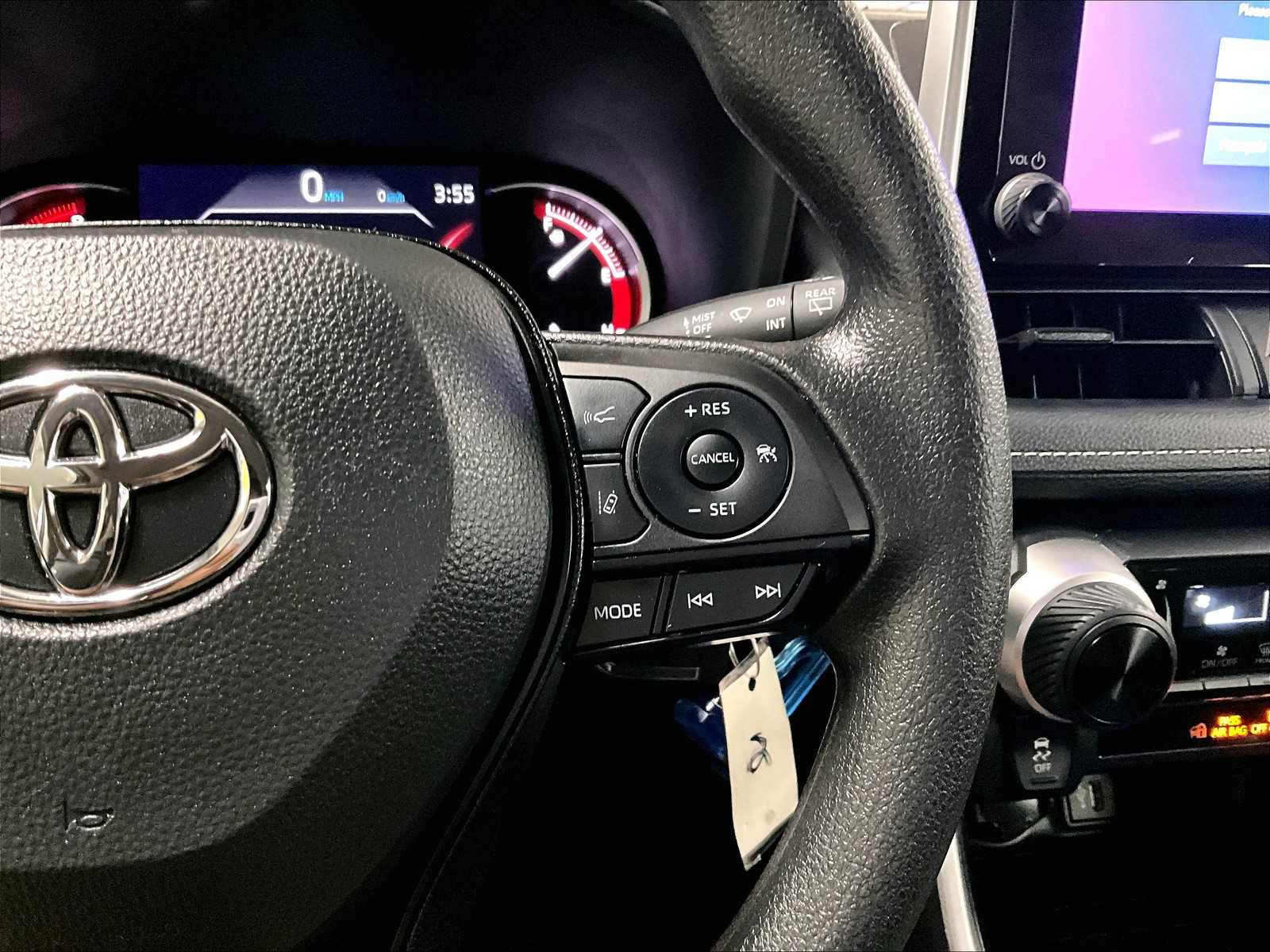 2024 Toyota RAV4 LE - Photo 23