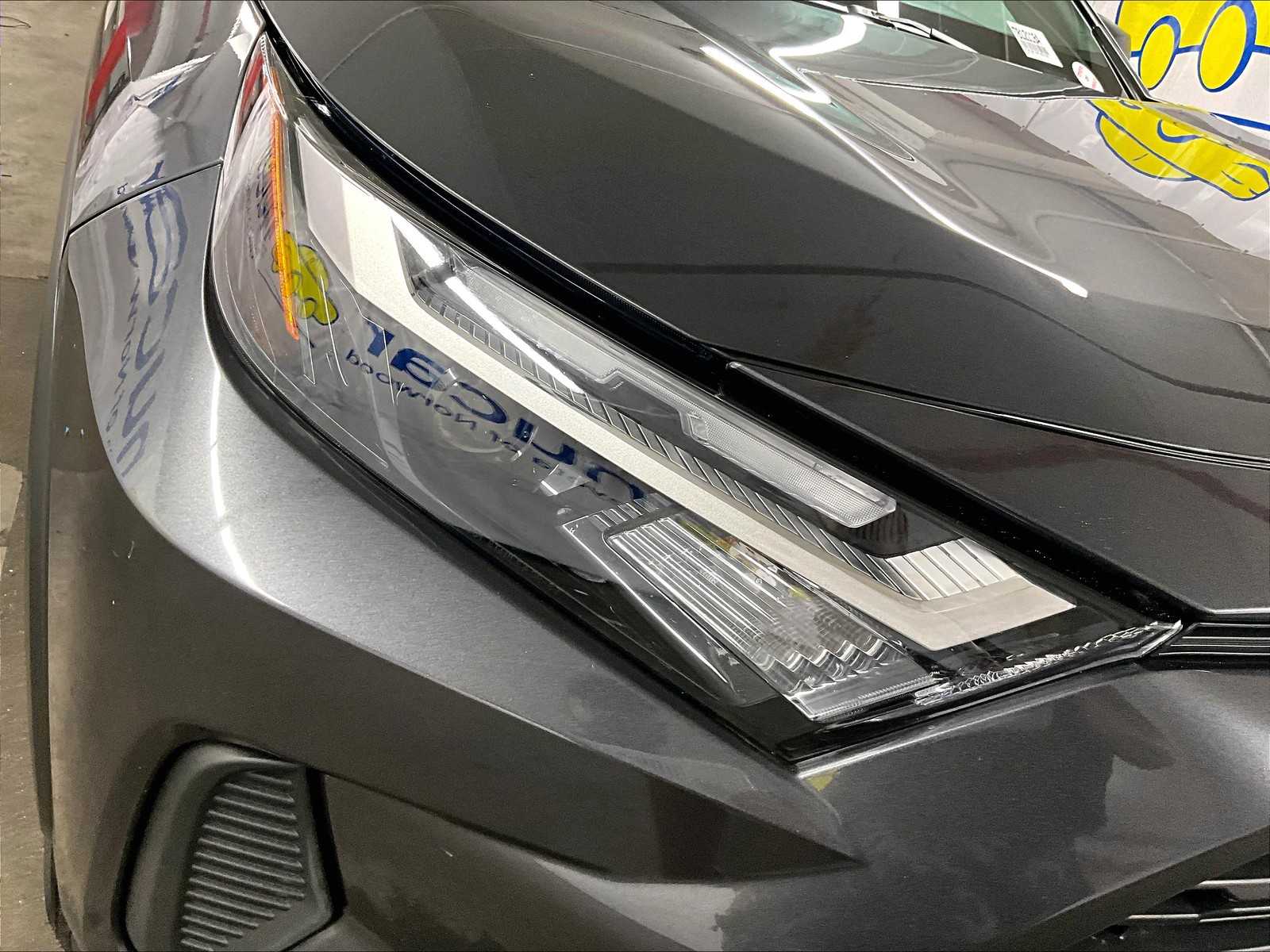 2024 Toyota RAV4 LE - Photo 32